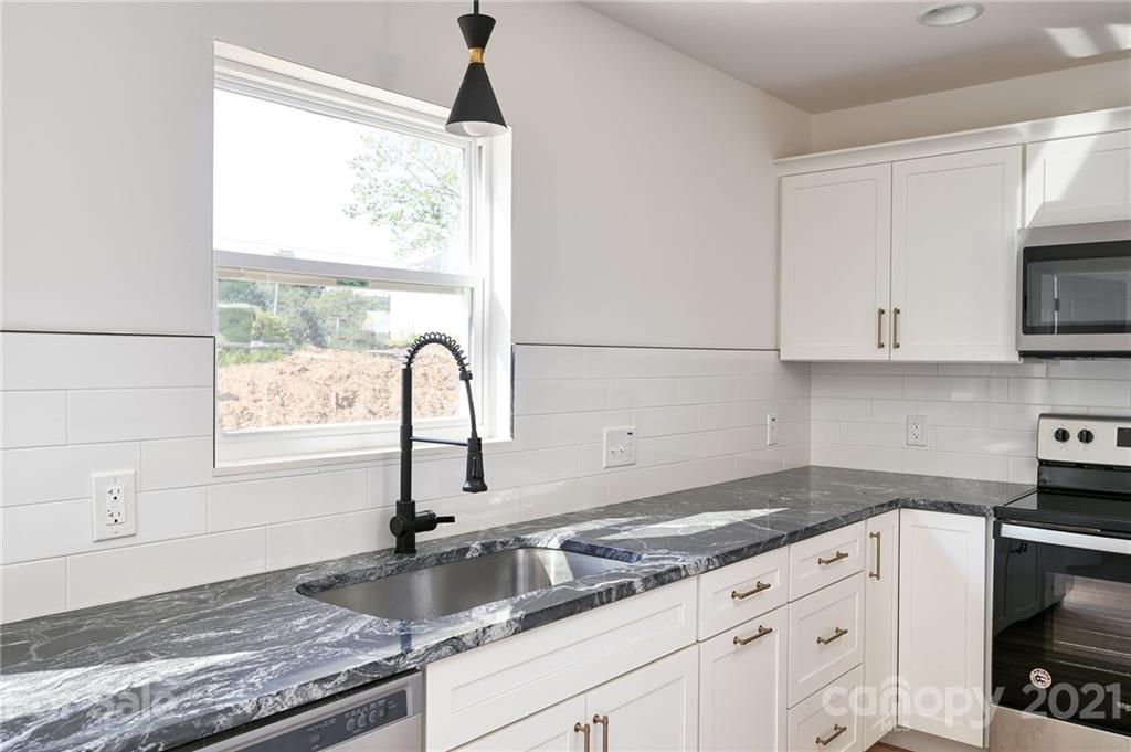 23 Busbee View Road Asheville, NC 28803 - Photo 5 of 31 Gallery Image 5