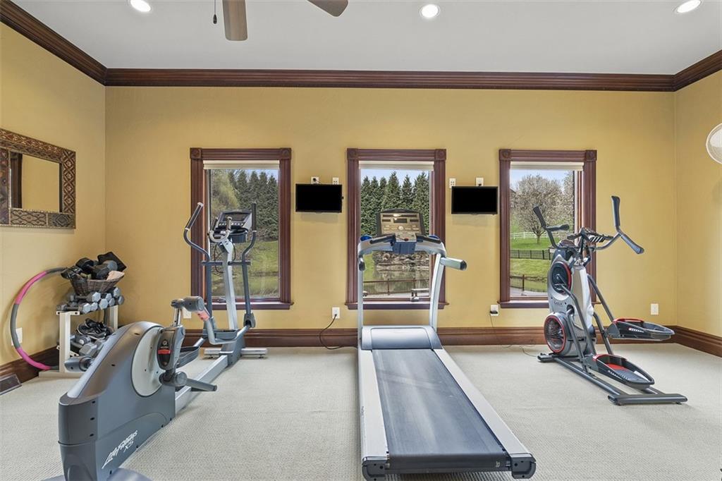 262 Justabout Road Venetia, PA 15367 - Photo 23 of 49 a view of a room with gym equipment