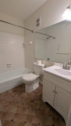 $3,600 | 10 Sherwood Avenue, Foxboro, MA 02035