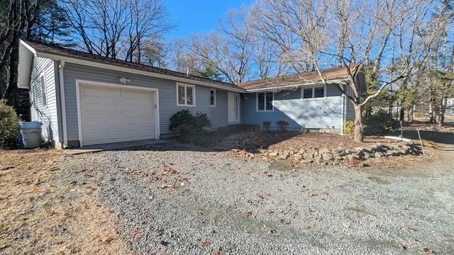 $3,600 | 10 Sherwood Avenue, Foxboro, MA 02035