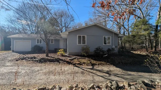 $3,600 | 10 Sherwood Avenue, Foxboro, MA 02035