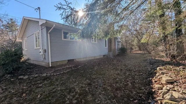 $3,600 | 10 Sherwood Avenue, Foxboro, MA 02035