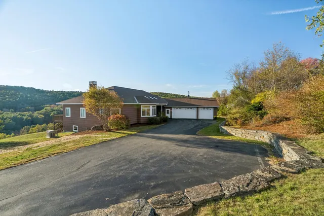 $1,495,000 | 31 Eagle Ridge Drive, Lebanon, NH 03766