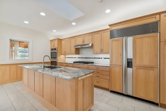 $1,495,000 | 31 Eagle Ridge Drive, Lebanon, NH 03766