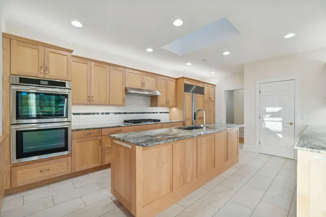 $1,495,000 | 31 Eagle Ridge Drive, Lebanon, NH 03766