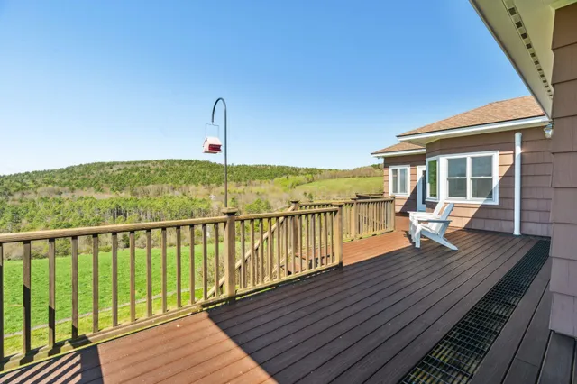 $1,495,000 | 31 Eagle Ridge Drive, Lebanon, NH 03766