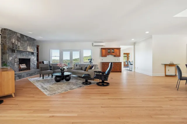 $1,495,000 | 31 Eagle Ridge Drive, Lebanon, NH 03766