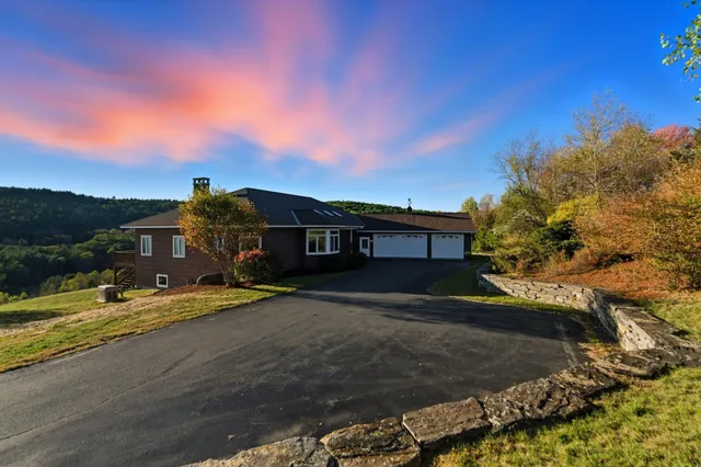 $1,495,000 | 31 Eagle Ridge Drive, Lebanon, NH 03766