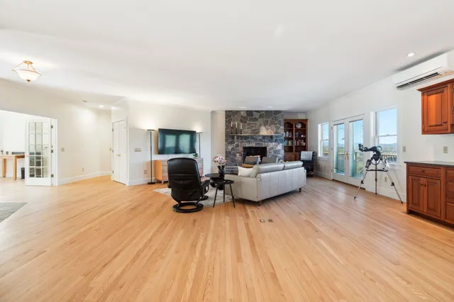 $1,495,000 | 31 Eagle Ridge Drive, Lebanon, NH 03766