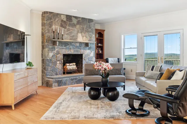 $1,495,000 | 31 Eagle Ridge Drive, Lebanon, NH 03766