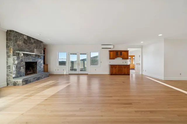 $1,495,000 | 31 Eagle Ridge Drive, Lebanon, NH 03766