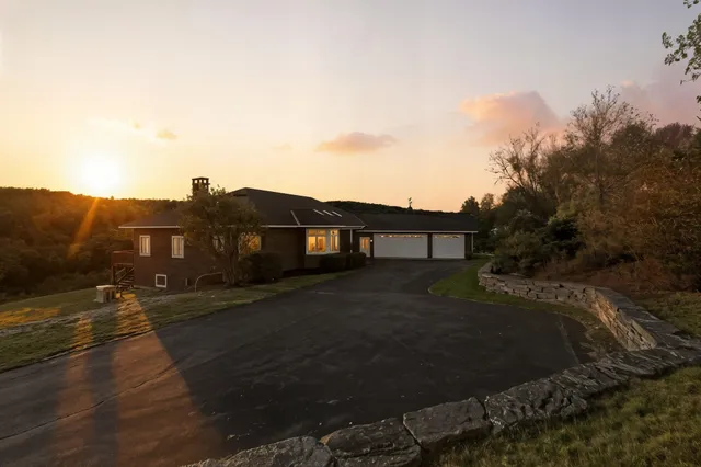 $1,495,000 | 31 Eagle Ridge Drive, Lebanon, NH 03766