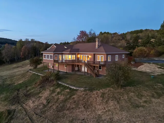 $1,495,000 | 31 Eagle Ridge Drive, Lebanon, NH 03766
