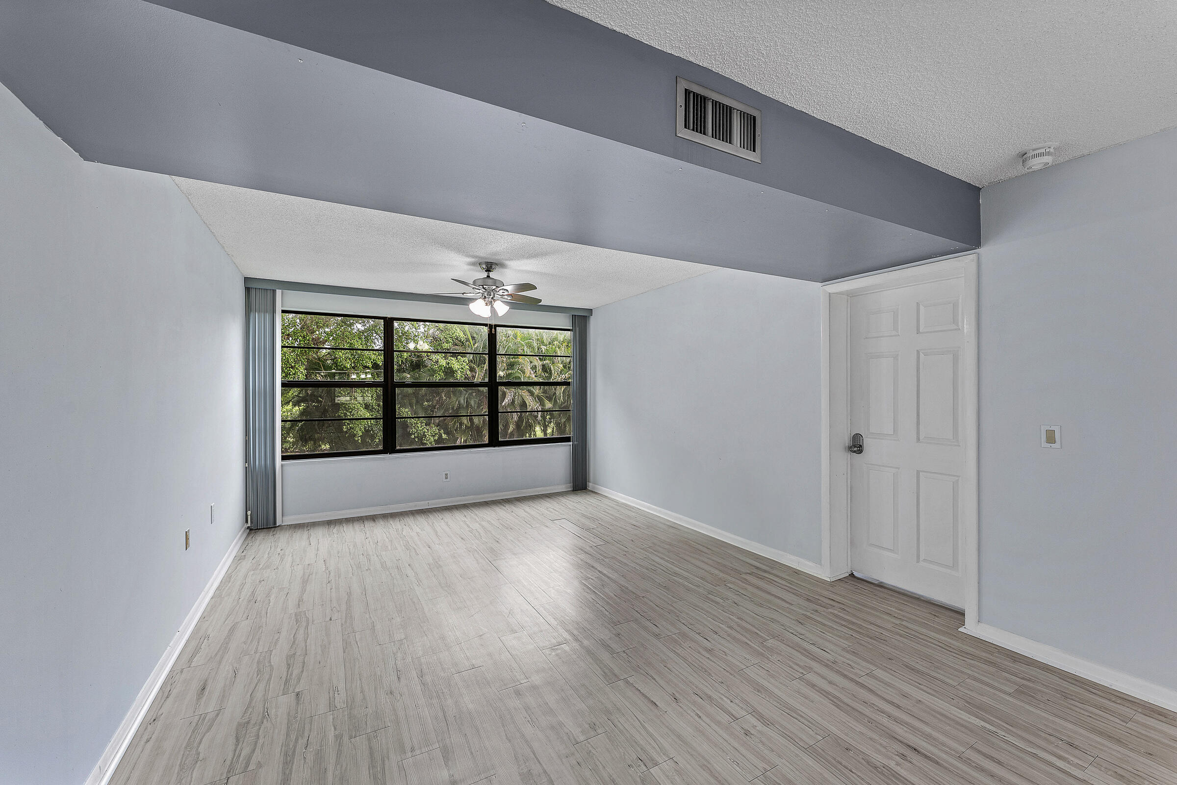 6097 Balboa Circle, Unit 202 Boca Raton, FL 33433 - Photo 11 of 34 19-6097 Balboa Cir 202-MLS