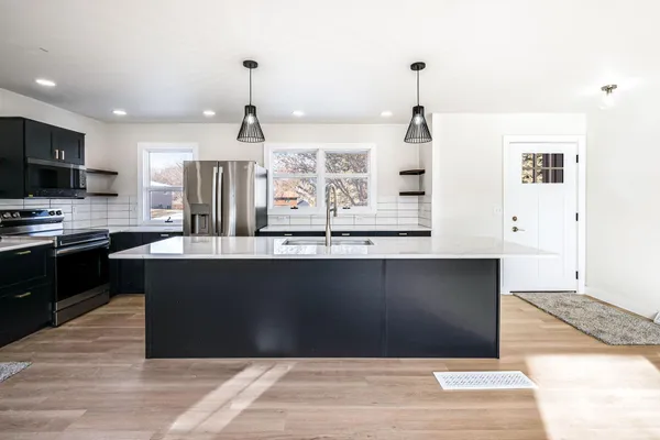 $525,000 | 1336 Lucia Avenue, Fairmont, MN 56031