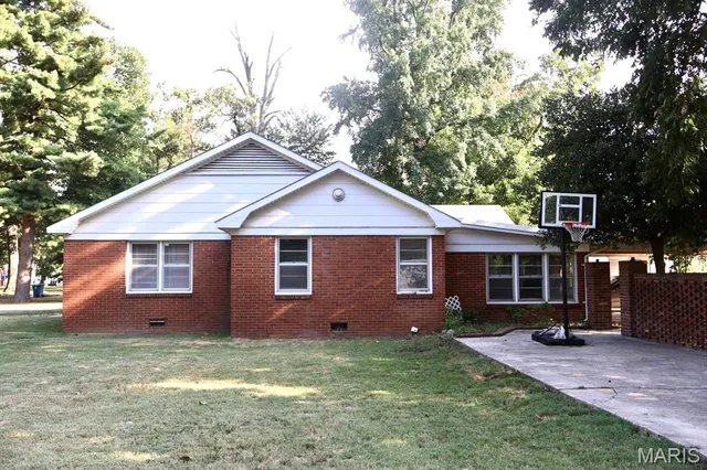 $120,000 | 300 Frisco Street, Malden, MO 63863