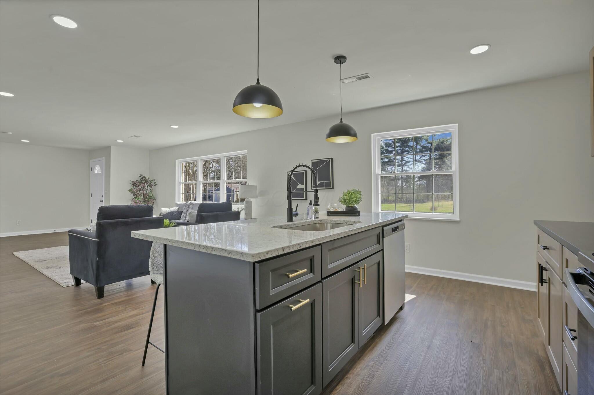 3301 Daglow Road Columbus, OH 43232 - Photo 17 of 60 Gorgeous Island