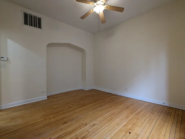 $2,595 | 2134 West Concord Place, Unit 1R, Chicago, IL 60647