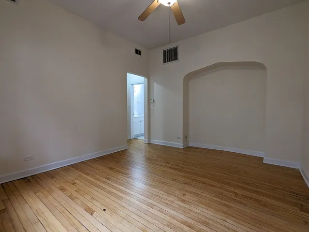 $2,595 | 2134 West Concord Place, Unit 1R, Chicago, IL 60647