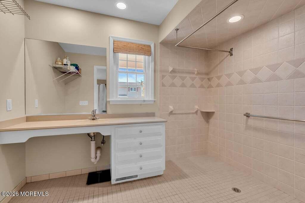 100 Mohegan Road Manasquan, NJ 08736 - Photo 29 of 76 29-custom-DSC00105