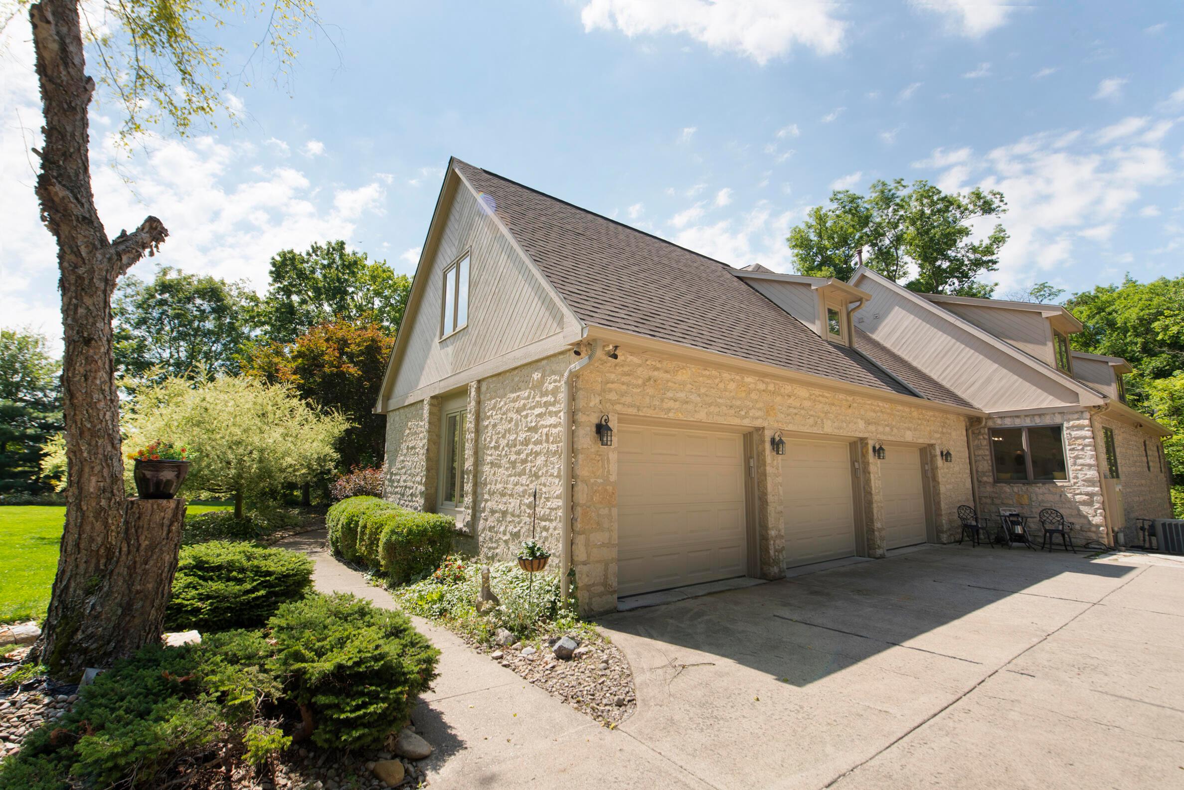 285 Partridge Bend Powell, OH 43065 - Photo 4 of 55 3 car garage