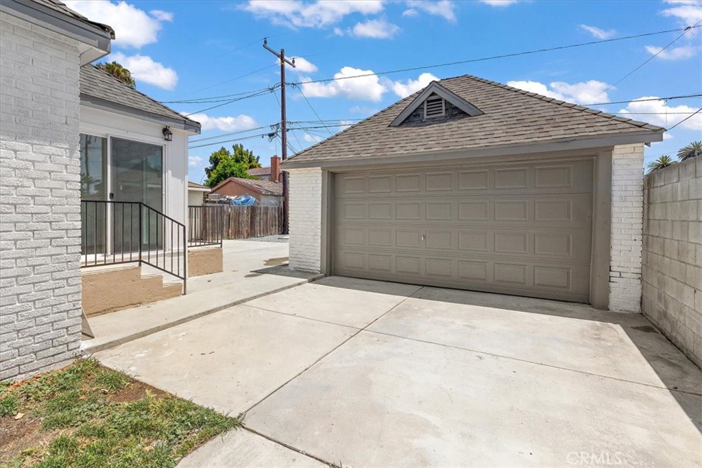 1218 North Spring Avenue Compton, CA 90221 - Photo 29 of 31 2 car detached garage