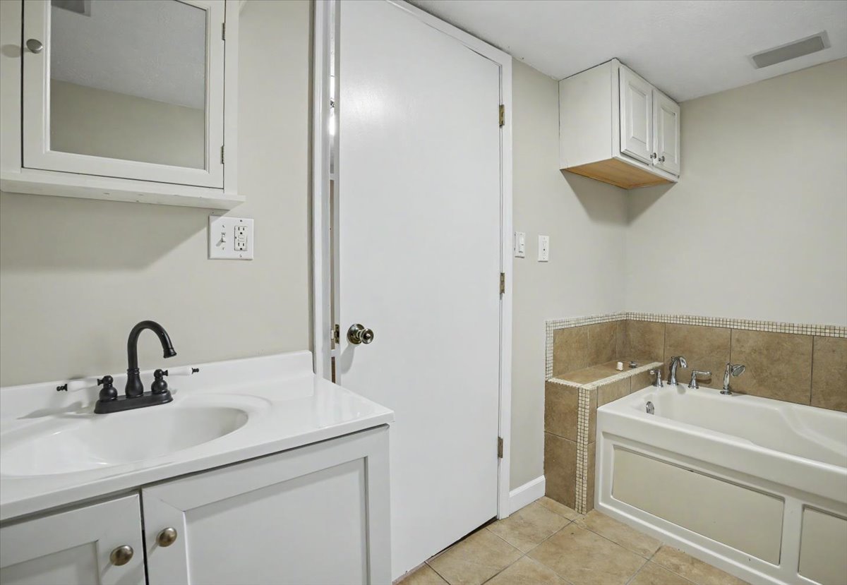 24614 East 1900 N Road Pontiac, IL 61764 - Photo 24 of 34 Gallery Image 24