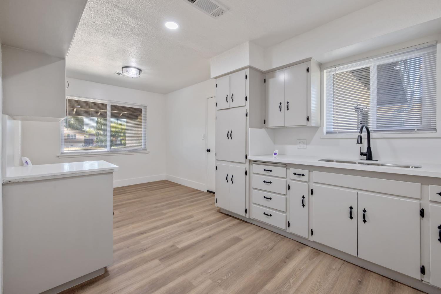 1005 Austin Street Madera, CA 93638 - Photo 16 of 28