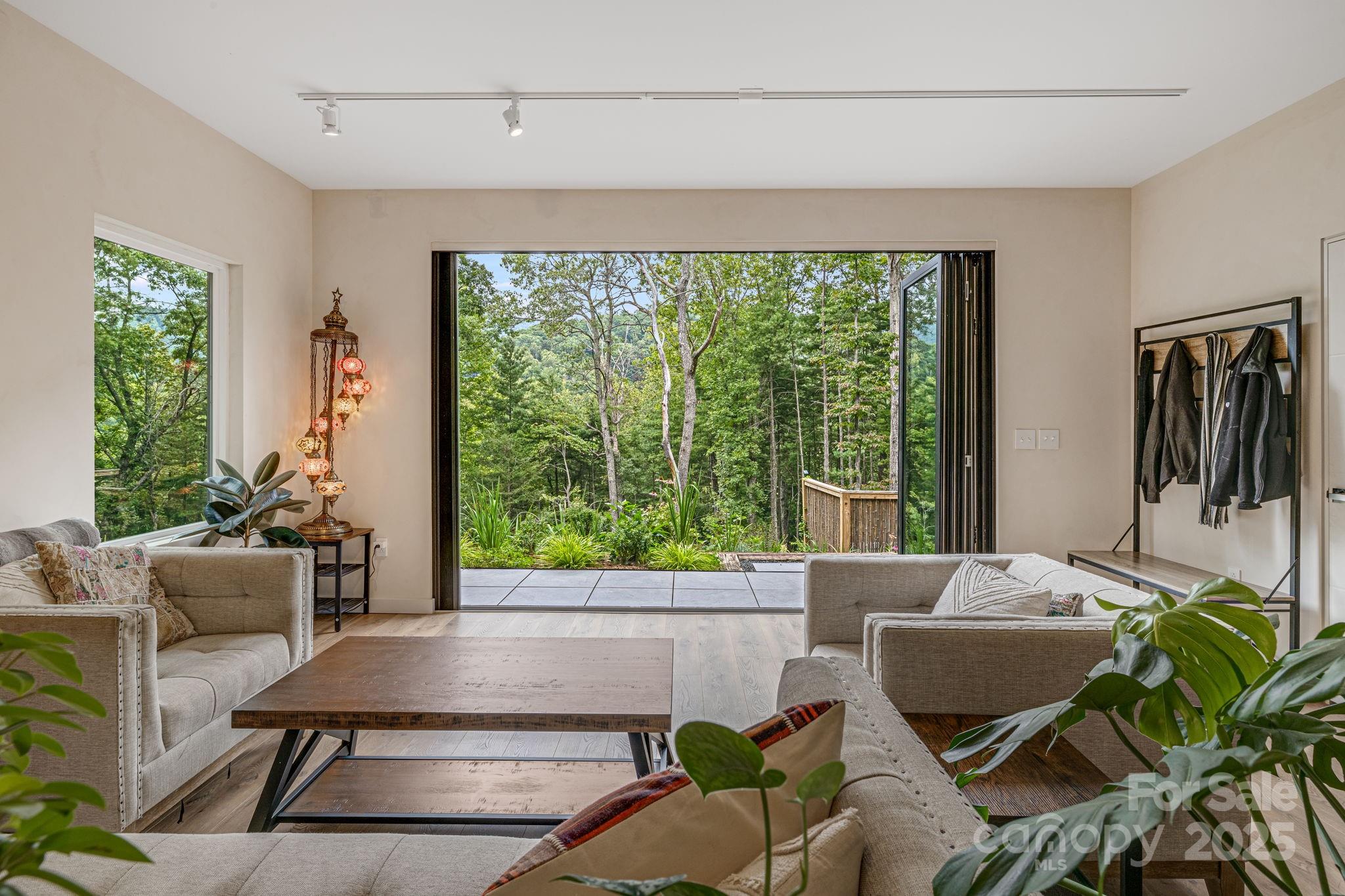 47 Webb Cove Road Asheville, NC 28804 - Photo 7 of 42 Gallery Image 7