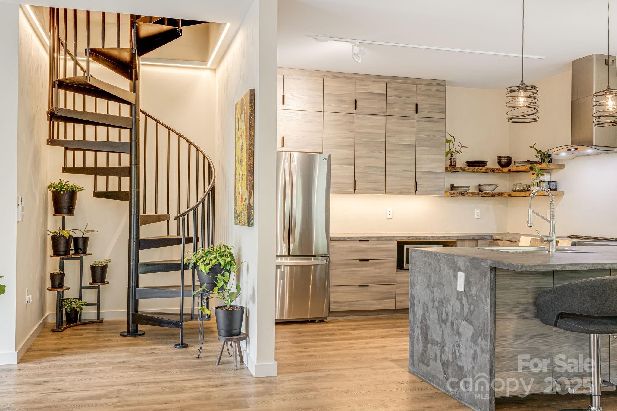 47 Webb Cove Road Asheville, NC 28804 - Photo 9 of 42 Gallery Image 9
