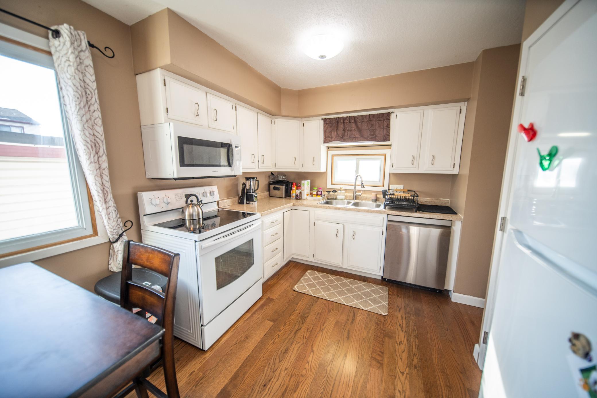 907 40th Street Northwest Rochester, MN 55901 - Photo 12 of 59