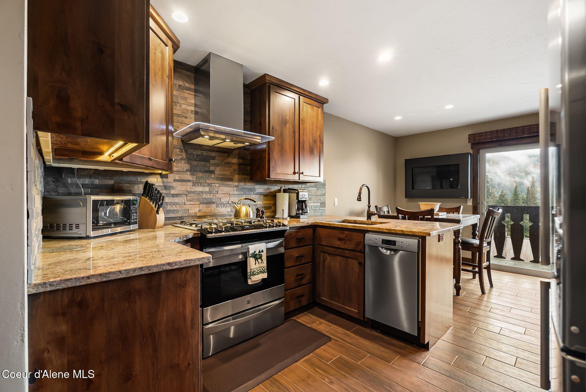 8754 Schweitzer Mountain Road, Unit 23 Sandpoint, ID 83864 - Photo 2 of 24 2