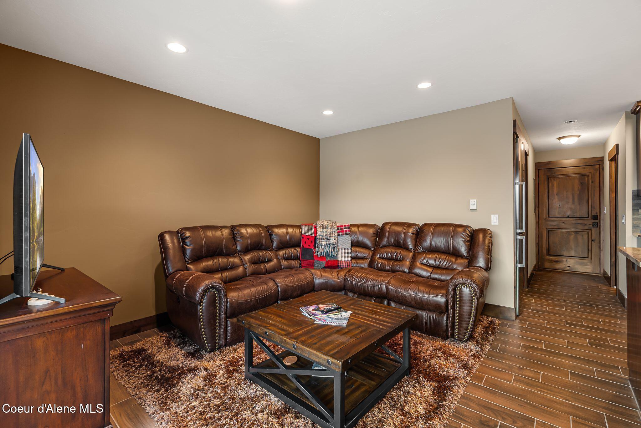 8754 Schweitzer Mountain Road, Unit 23 Sandpoint, ID 83864 - Photo 7 of 24 7