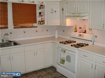 379 Bayard Road Upper Darby, PA 19082 - Photo 5 of 12 Kitchen