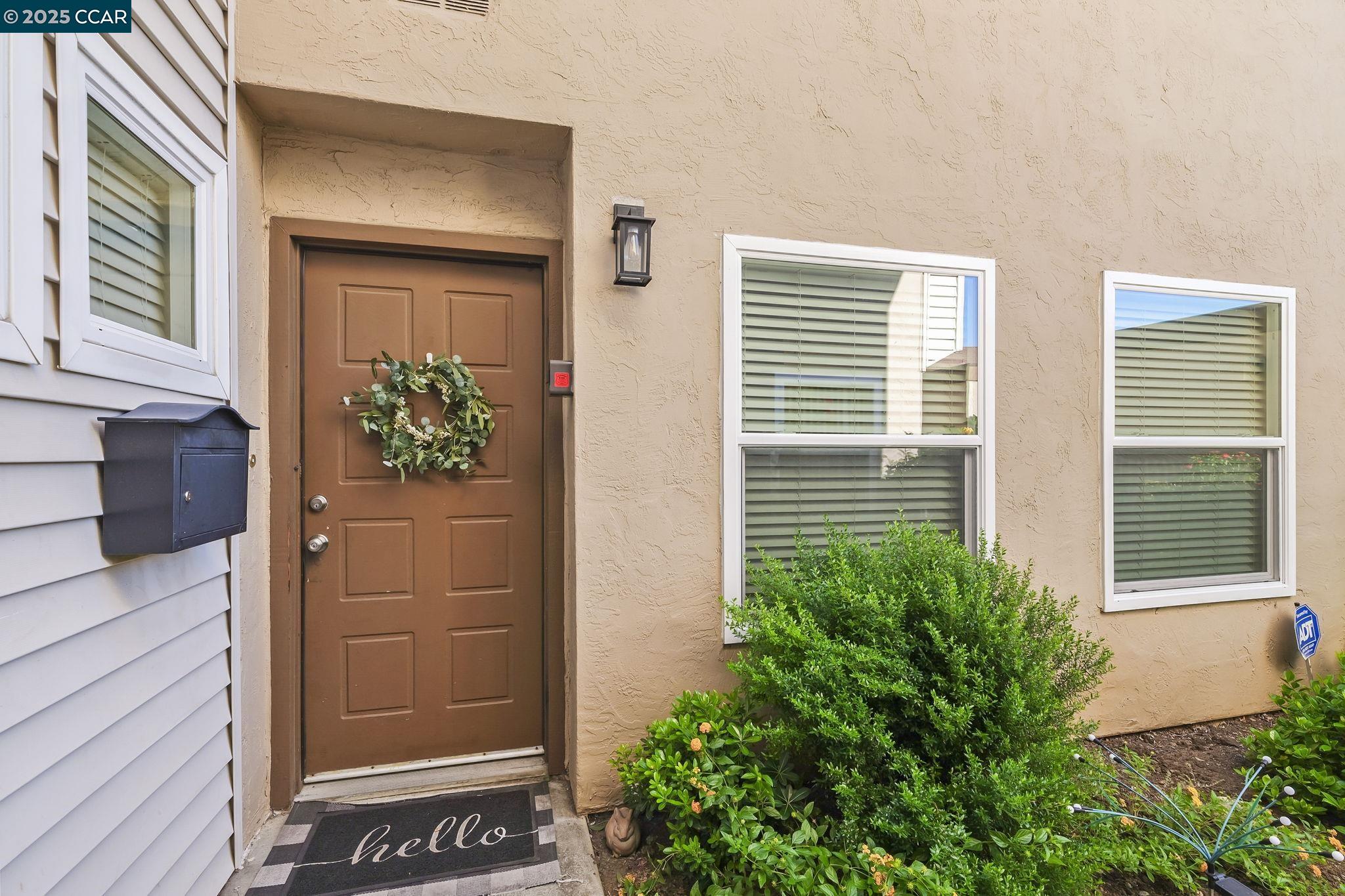 1435 Bel Air Drive, Unit C Concord, CA 94521 - Photo 19 of 25 a view of a entryway of the house