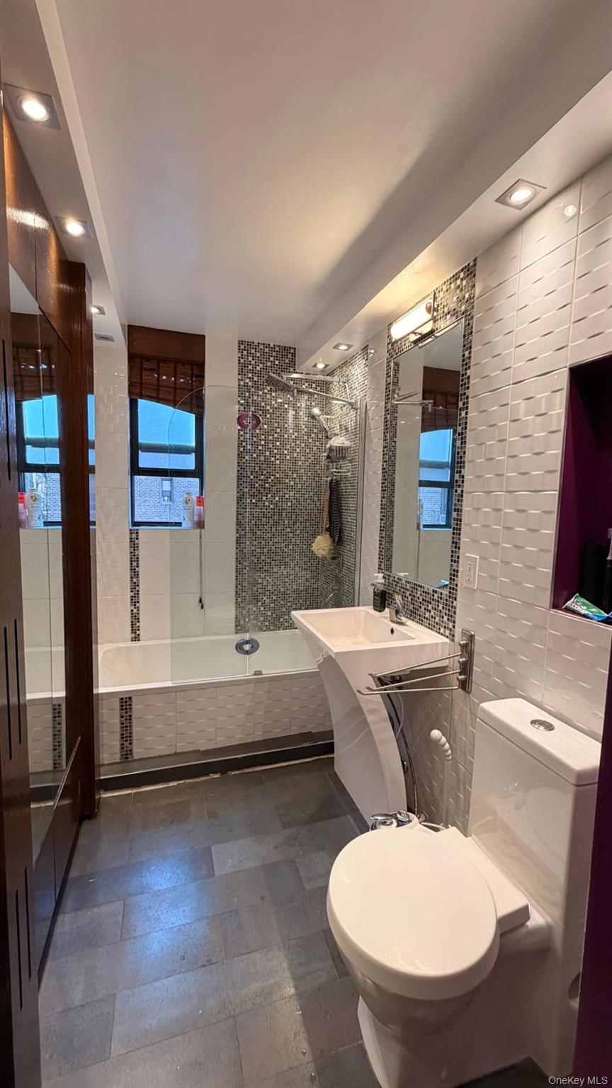 8305 98th Street, Unit 3C Queens, NY 11421 - Photo 14 of 19