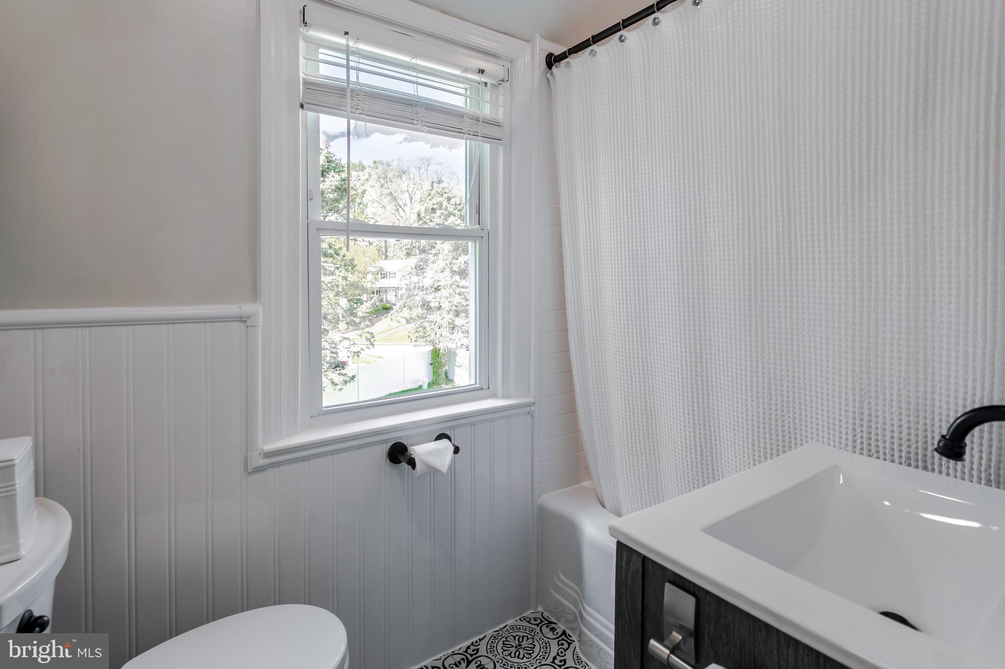 406 Fairmont Road Havertown, PA 19083 - Photo 37 of 42 Hall Full Bath