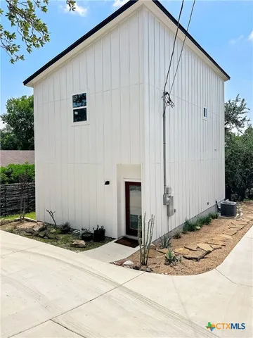 $1,875 | 1200 Willow Drive, Canyon Lake, TX 78133