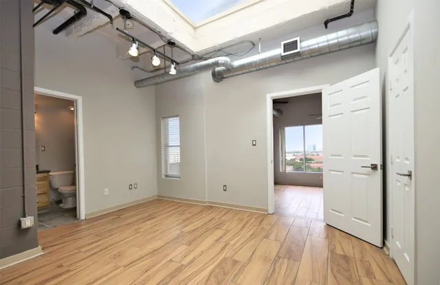 $2,399 | 230 West Alabama Street, Unit 1105, Houston, TX 77006