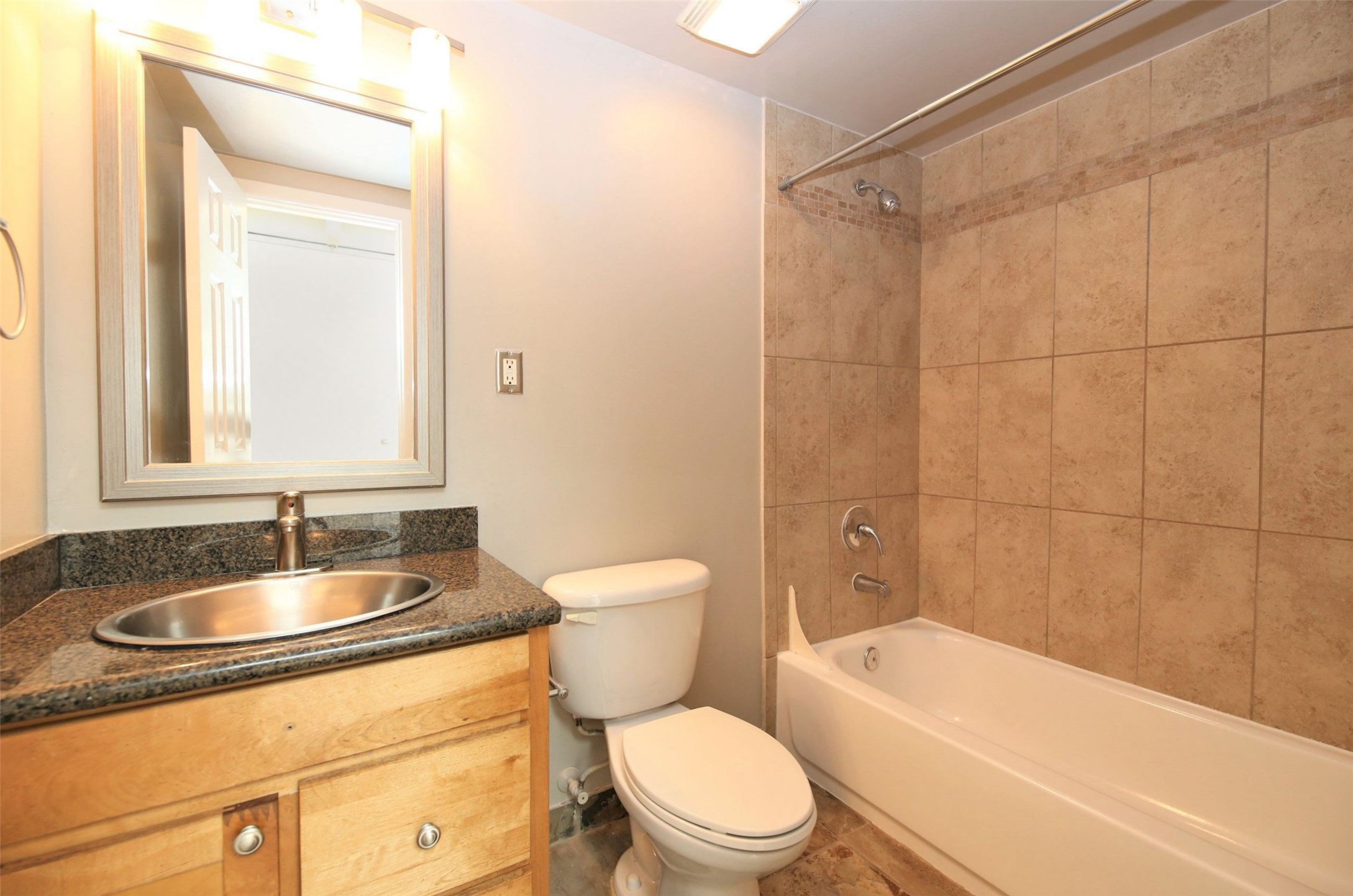 230 West Alabama Street, Unit 1105 Houston, TX 77006 - Photo 13 of 21