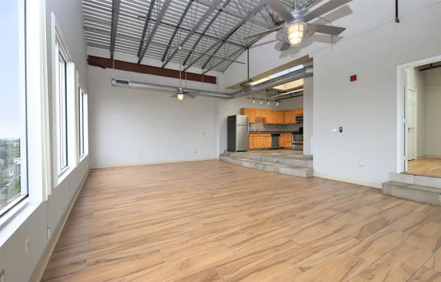 $2,399 | 230 West Alabama Street, Unit 1105, Houston, TX 77006