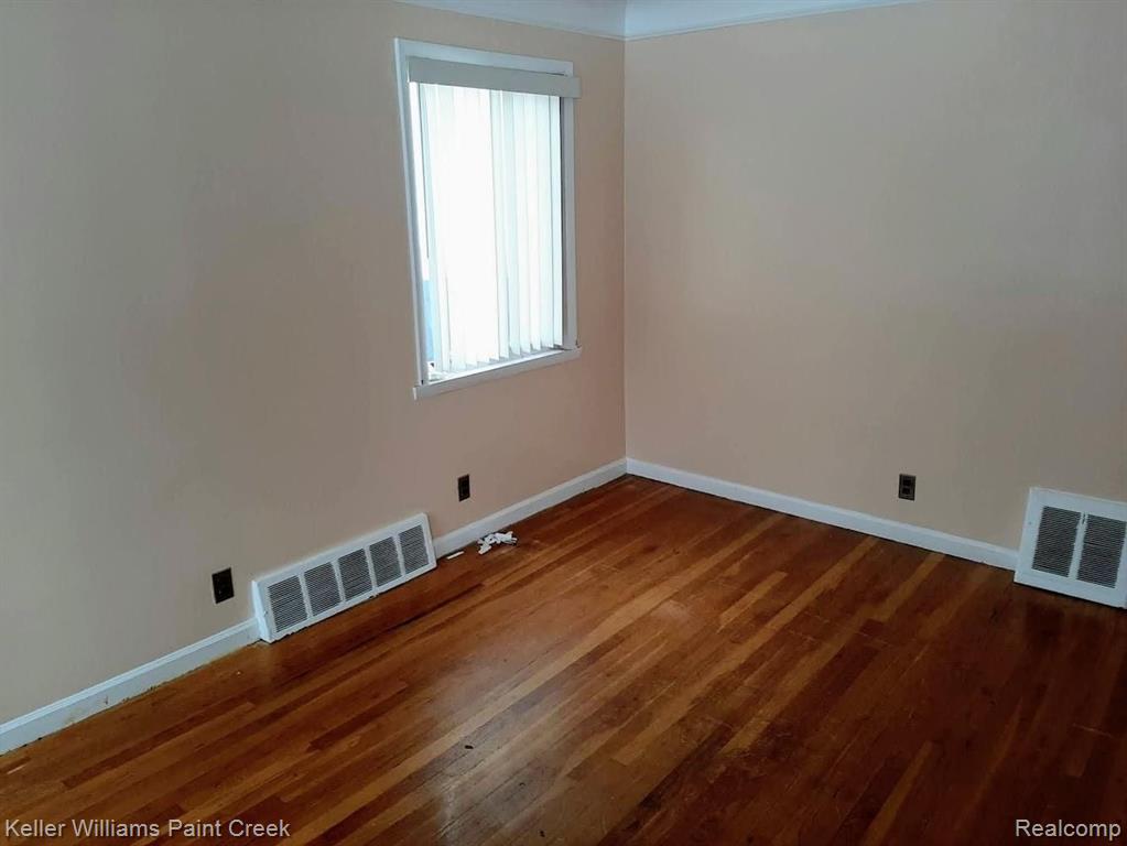 3529 Chester Road Royal Oak, MI 48073 - Photo 4 of 15