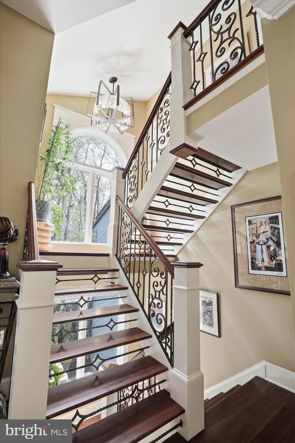 137 East Woods Drive Lititz, PA 17543 - Photo 23 of 64 a view of entryway