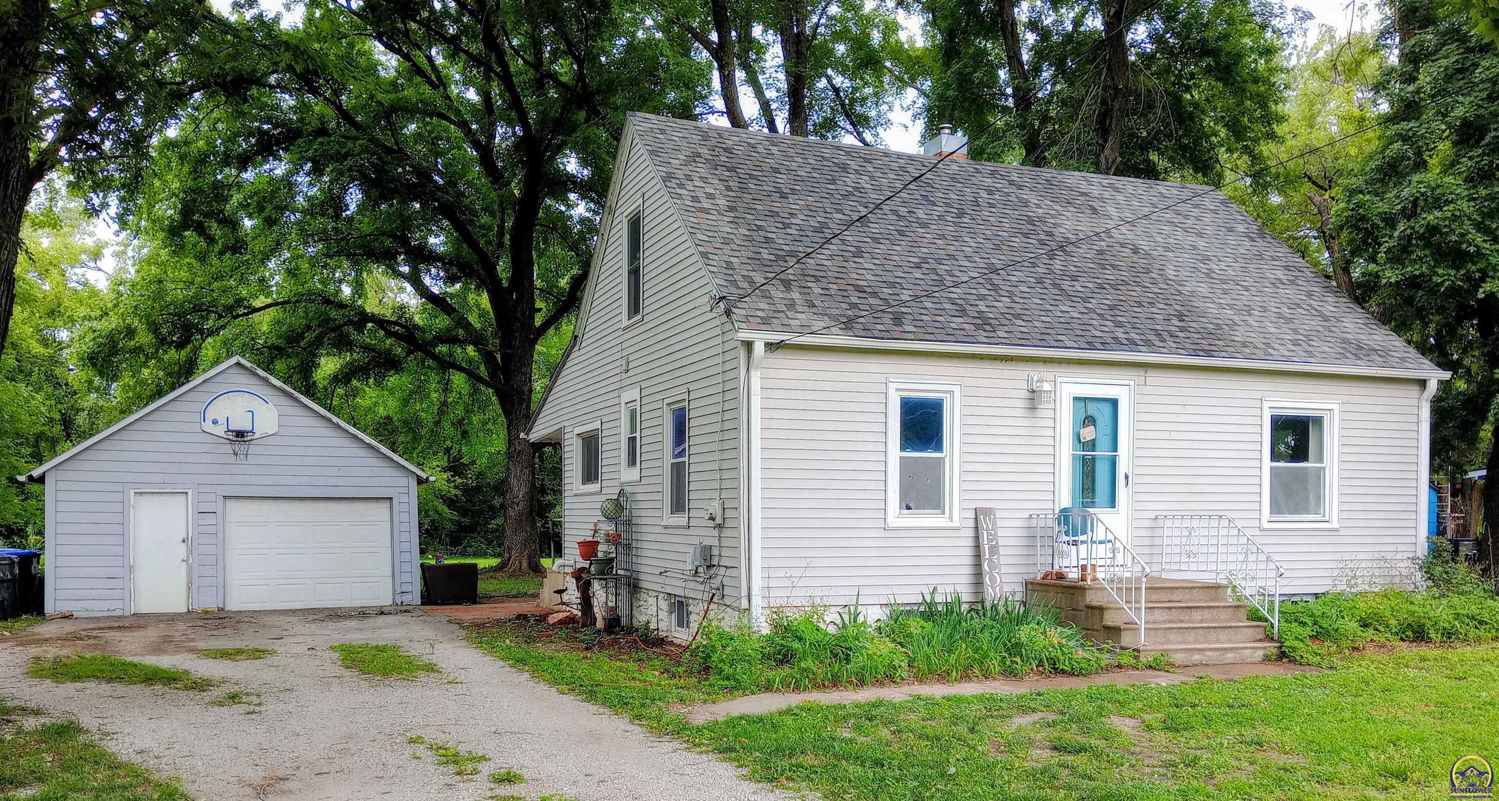 220 Northeast Lyman Road Topeka, KS 66608 - Photo 12 of 14