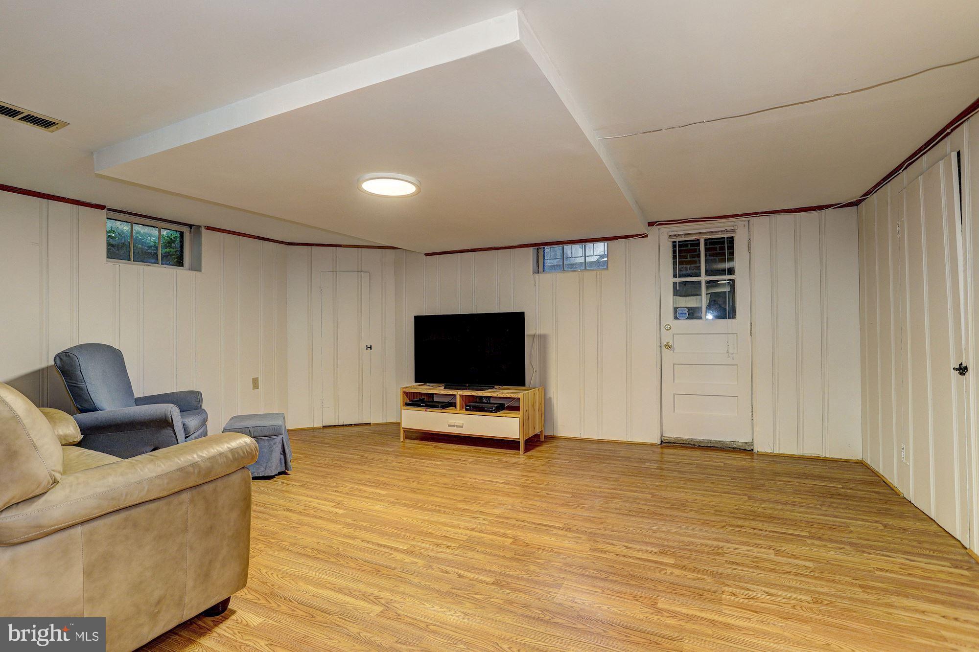 6806 Ridgewood Road Towson, MD 21286 - Photo 23 of 36 Family Room