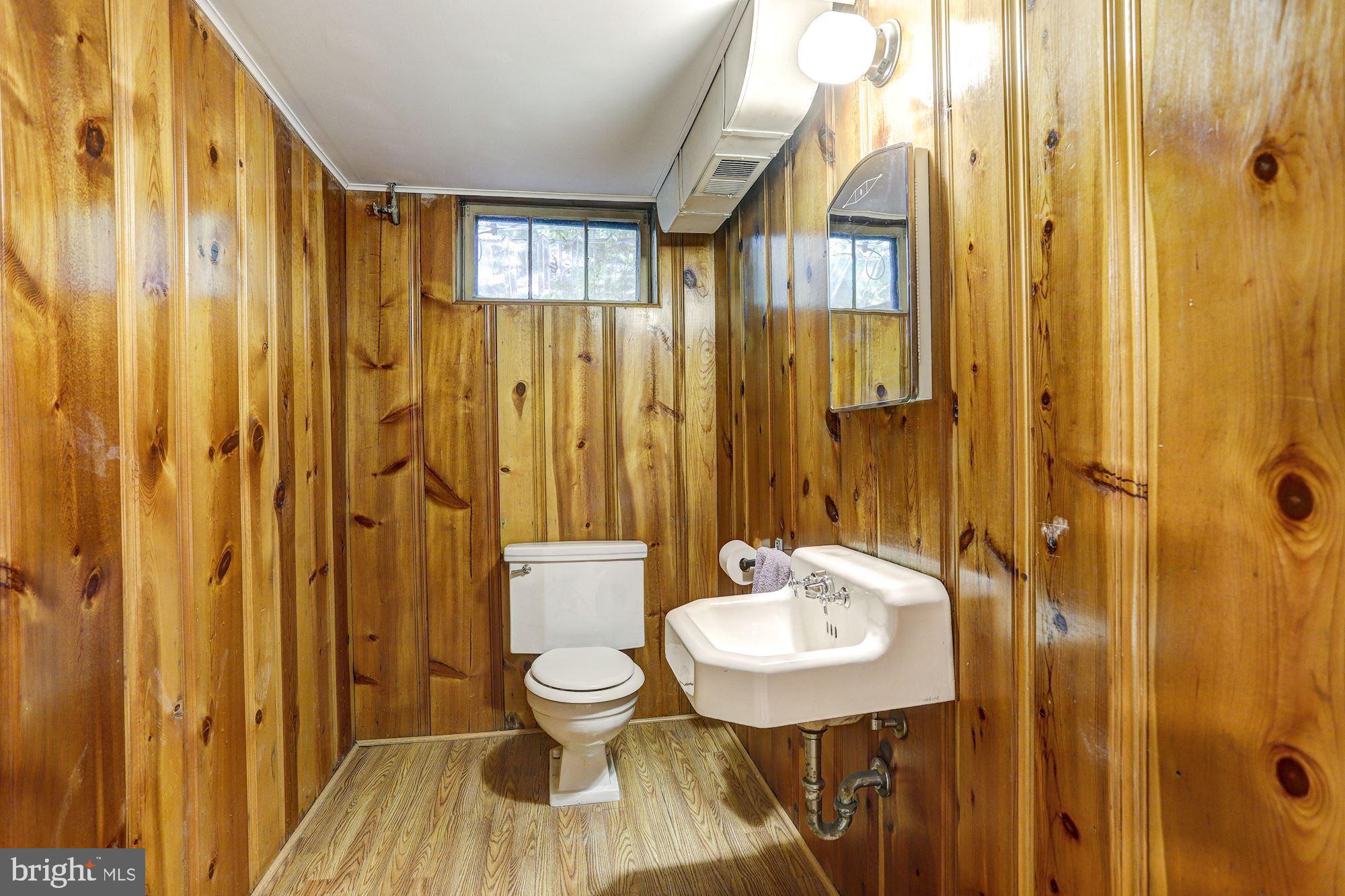 6806 Ridgewood Road Towson, MD 21286 - Photo 25 of 36 Powder Room