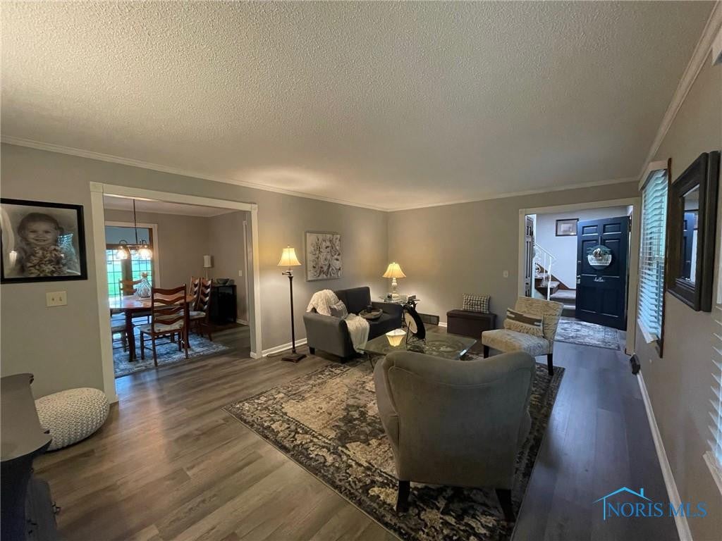 24425 Dunbridge Road Perrysburg, OH 43551 - Photo 10 of 37 Gallery Image 10