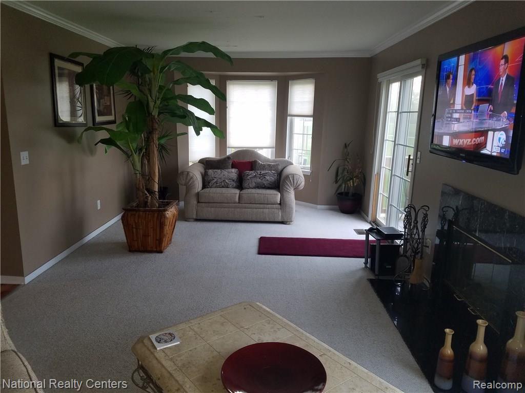 253 Oak Ridge Drive, Unit 44 Pontiac, MI 48341 - Photo 14 of 38