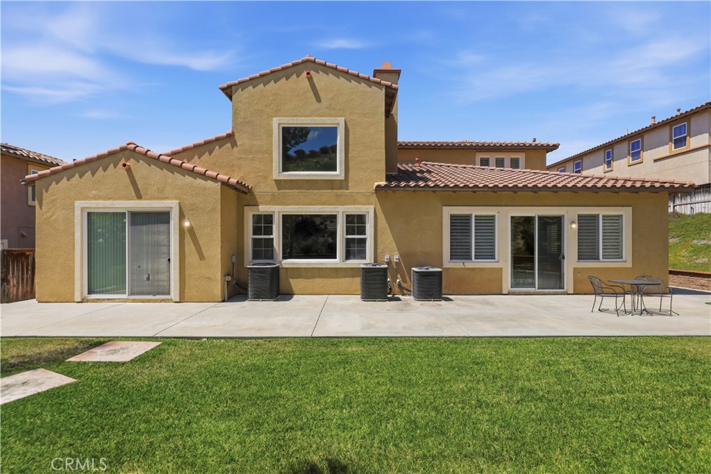 16861 Ridge Cliff Drive Riverside, CA 92503 - Photo 5 of 61