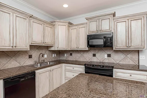 $215,000 | 11510 Southfork Avenue, Unit 34, Baton Rouge, LA 70816